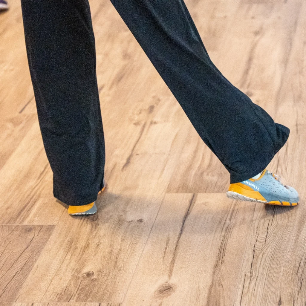 Soloswing60+. Tanzkurse Schritt für Schritt gut erklärt.